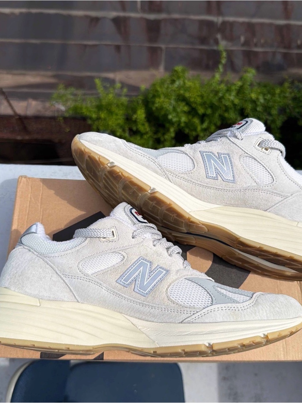 New Balance Men's Sneakers in Off-White with Red & Navy Accents - Picture 4 of 10